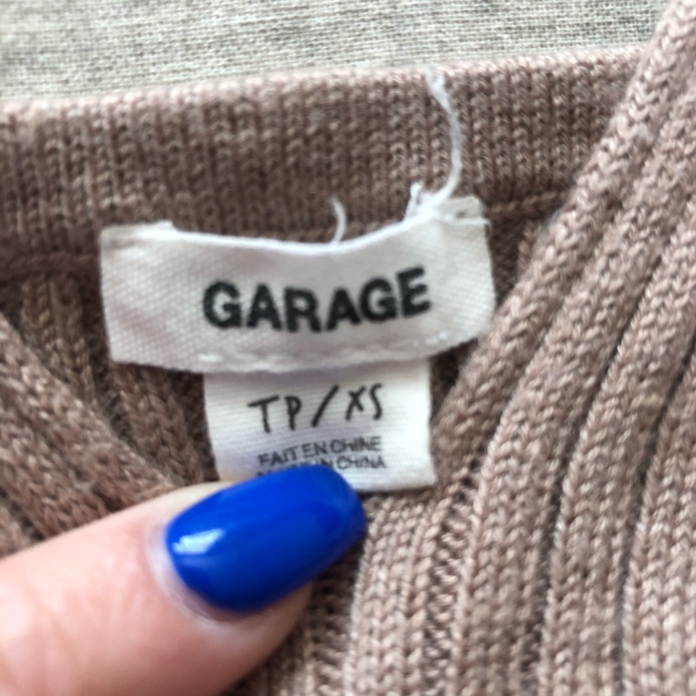 Knit Cropped Tank - Picture 3 of 3